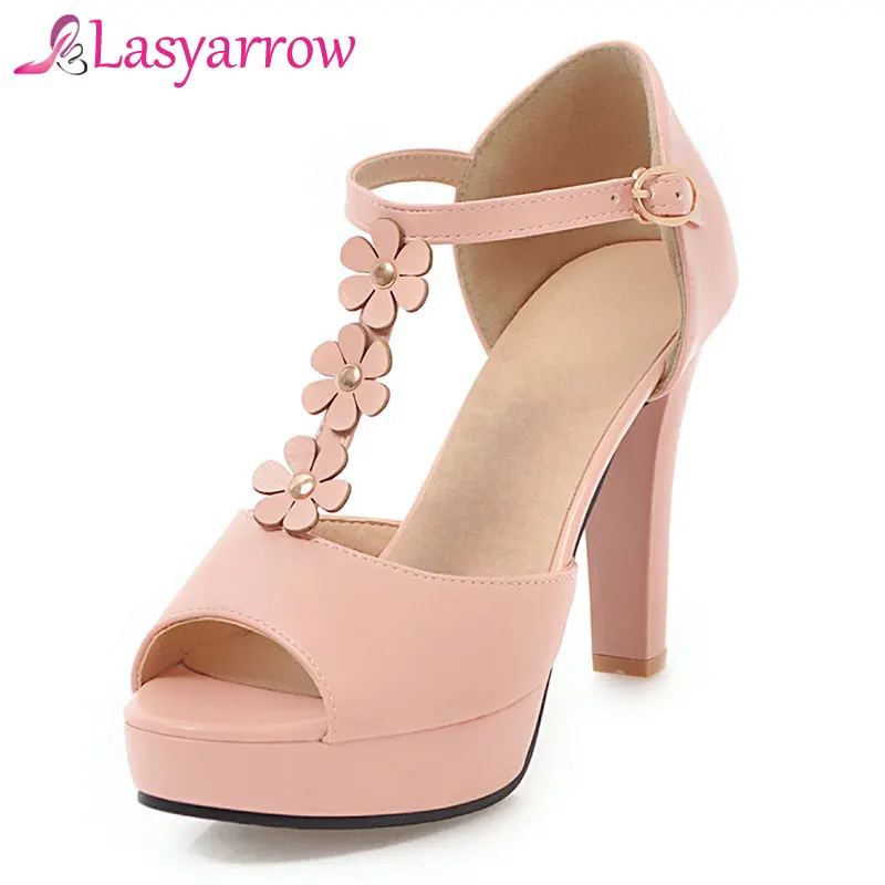 

Lasyarrow Thick High Heels Platform Shoes Ladies Sexy Peep Toe Sweet Floral Fashion Rivet Studded T-strap Summer Sandals RM392
