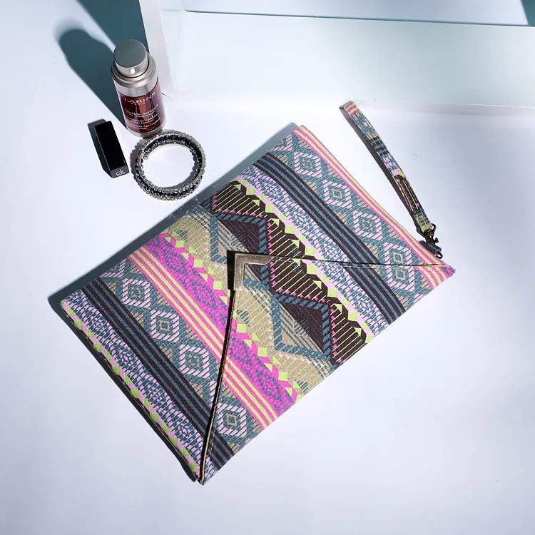 2510345949_2094737602