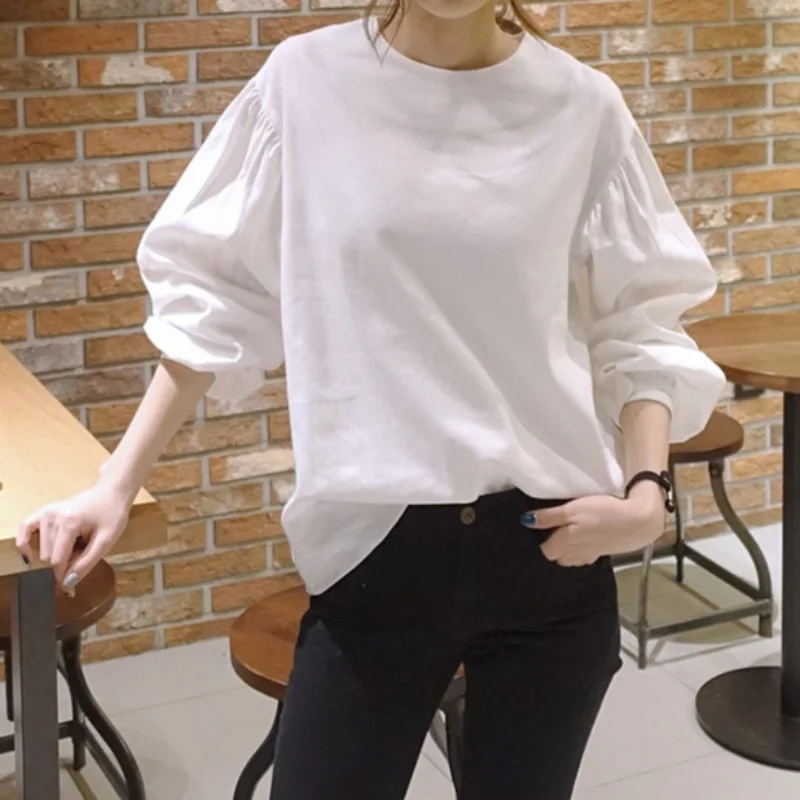 

Women's Vintage Lantern Sleeve Shirts Women New Fashion O Neck Cotton Tops Pullover Sweet Loose White Blouses Korean