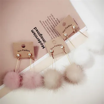 

Cute Rabbit Fur Ball PomPom Long Drop Earrings Otter feather crystal Ear for Women Unique Soft Pom Pom Dangle Earring Jewelry