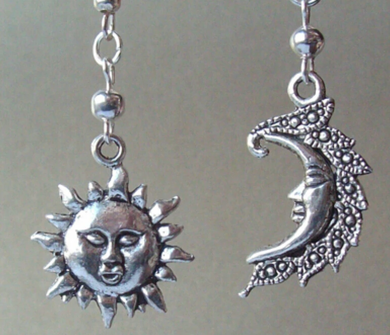 

New Hot Fashion 50Pair Vintage Kitsch Style Silver Sun&Moon Face BFF Charm Drop Earrings -Good friend -Gift Jewelry Free