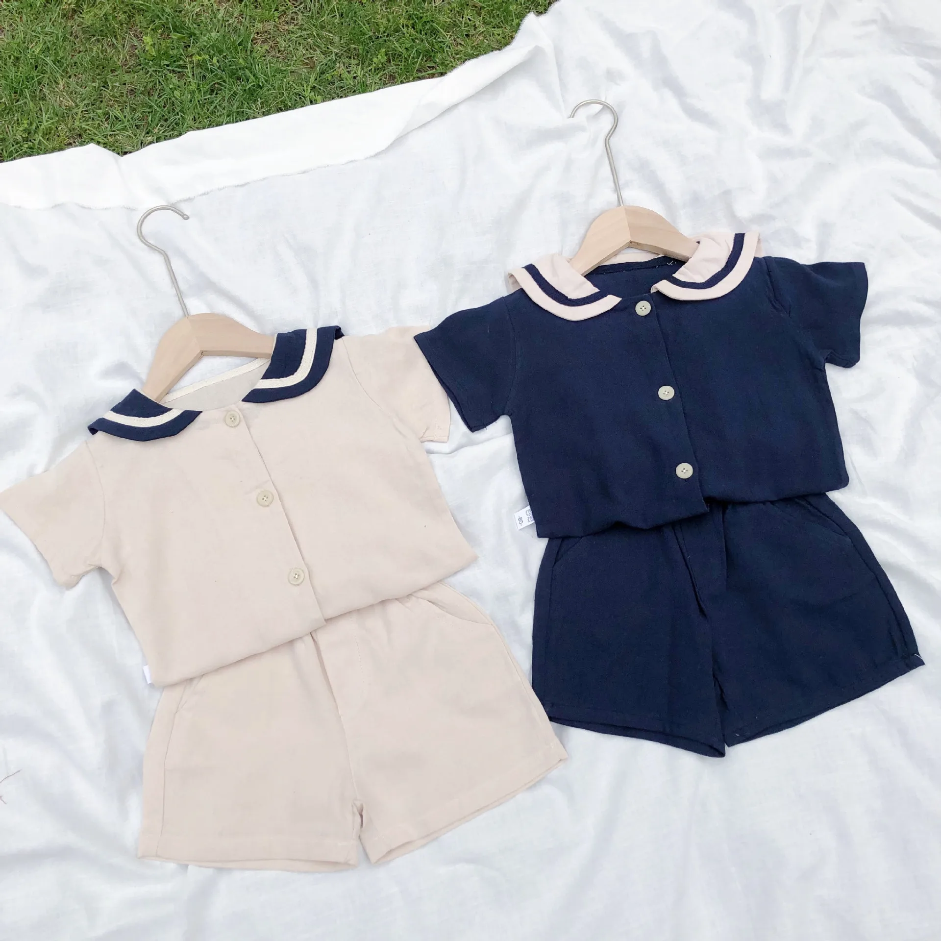 Летние комплекты модной детской одежды в японском стиле для мальчиков и девочек детская хлопковая льняная Мягкая футболка с матросским воротником и шорты, 2 предмета