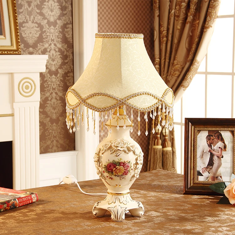 Украшение из европейской керамики, светодиодный светильник, роскошная модная теплая прикроватная лампа для спальни, свадебный подарок