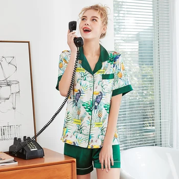 

2020 Fashion Rayon Perfect Satin Underwear Pajamas Suit Sexy Print Flower Women faux silk Sleepwear Nightwear Home Clothing