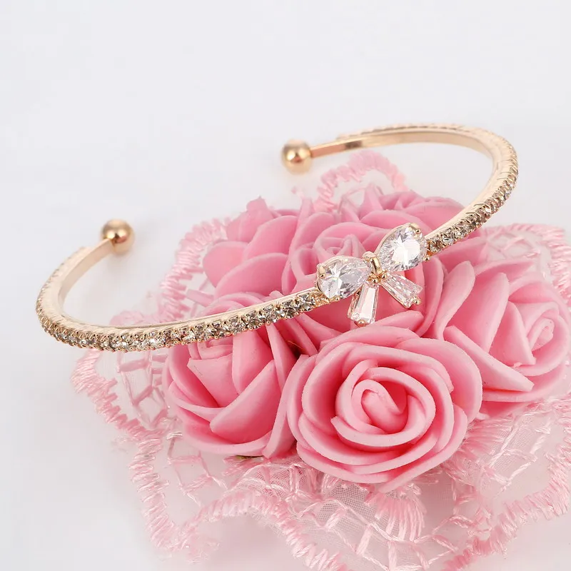 

Romantic Cuff Bracelet For Bride Golden High Quality Accessory Cute Mini Bowlnot Design Bracelet Simulated Rhinestone Jewelry