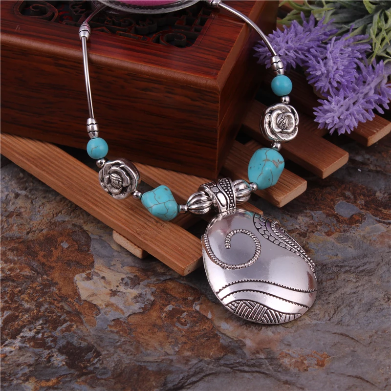 

Ethnic Gypsy Bohemian Big Stone Neckalces Exquisite Carved Flowers Pendants Necklaces For Women Tibetan Jewelry Bijoux