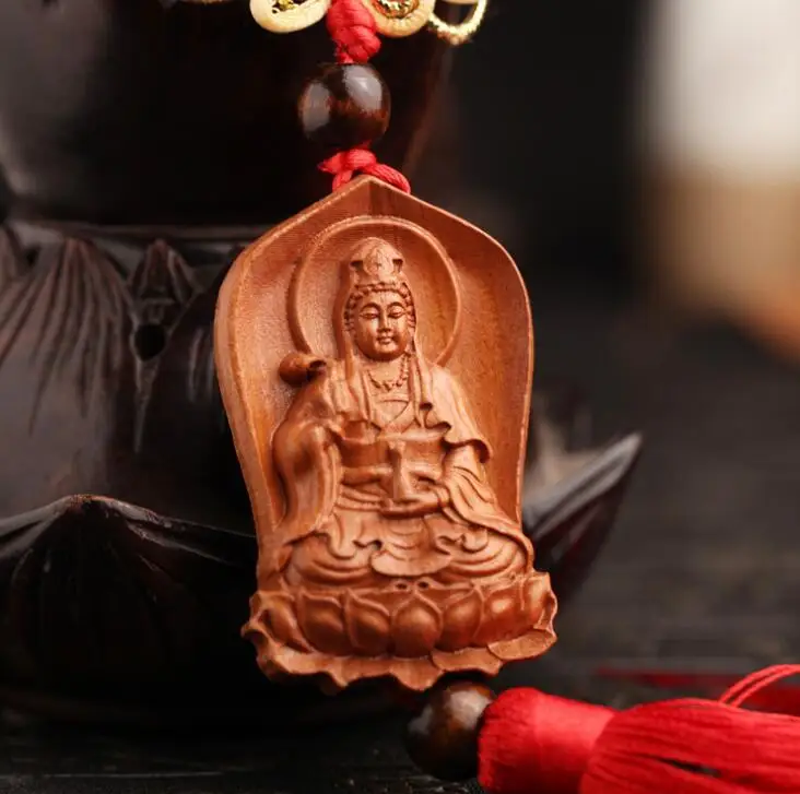 

Chinese Peach Wood Carved Safe And Good Luck Card Guan Yin Kwan-yin Bodhisattva Exquisite Car Interior Trim Pendant