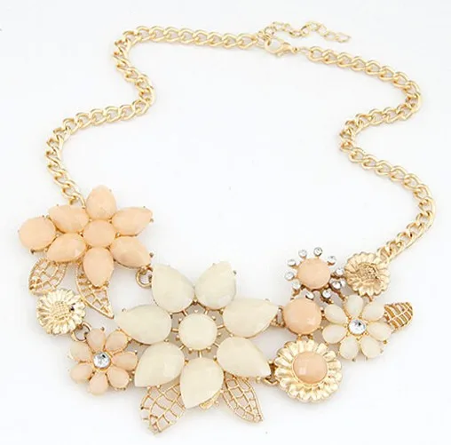 

Hot Selling Jewelry Temperament Metal Hollowed Leaves Bright Flowers Maxi Necklaces Charm Rhinestone Statement Necklaces Women