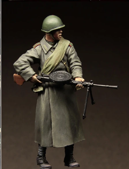 

1/35 Scale Unpainted Resin Figure Soviet infantryman 1 figure collection figure