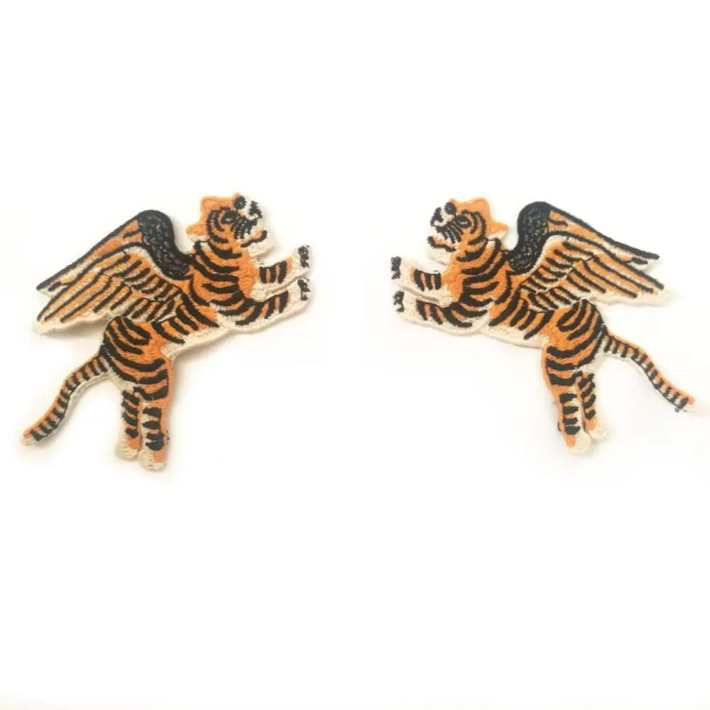 Высокое качество вышитый Маленький летающий тигр крылья патч швейная аппликация пришить патчи рубашка сумка куртка значки на одежду животное - Цвет: a pair