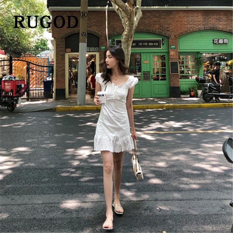 Женское ажурное платье RUGOD белое кружевное мини на шнуровке с пышными рукавами в