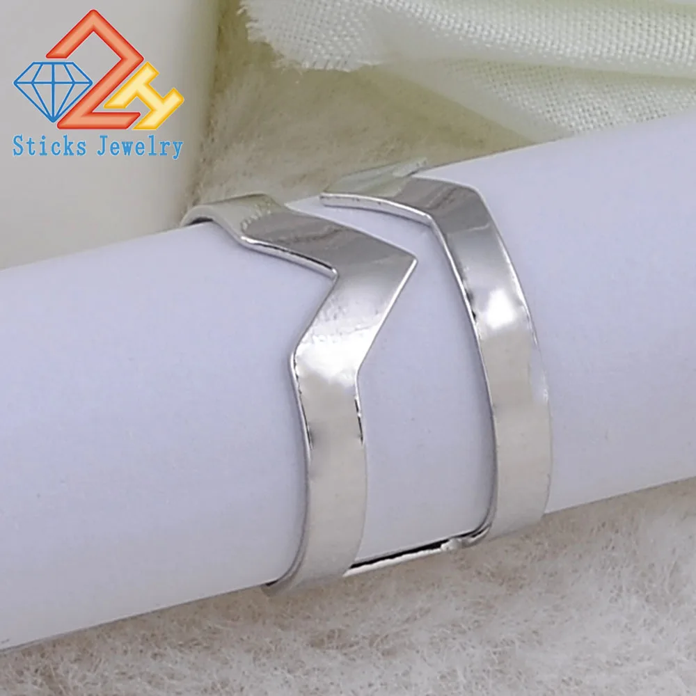 

Popularity New Geometry V-shaped Irregular Hollow Gold Women's Ring