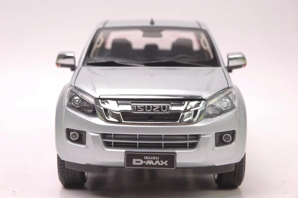 1:18 литья под давлением модель для ISUZU D-MAX серебро Пикап сплав игрушечный автомобиль миниатюрная коллекция подарки D MAX DMAX грузовик