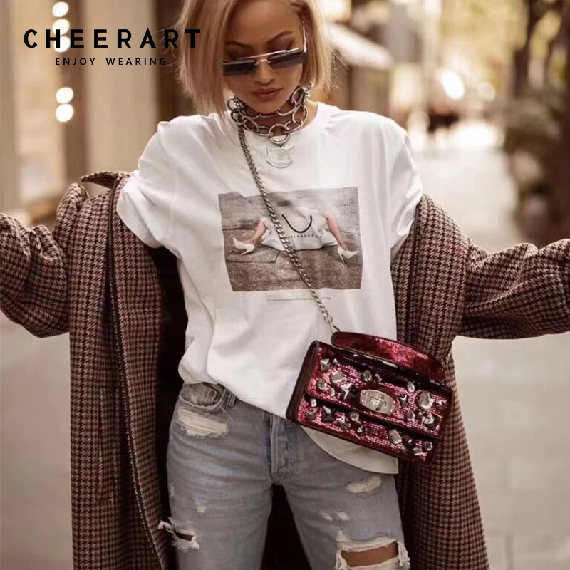 Cheerart 100% القطن T قميص المرأة الصيف 2019 الأبيض قمم الجرافيك مطبوعة التي شيرت عارضة الأساسية المحملة قميص فام ملابس عصرية Cheerart 100% القطن T قميص المرأة الصيف 2019 الأبيض قمم الجرافيك مطبوعة التي شيرت عارضة الأساسية المحملة قميص فام ملابس عصرية