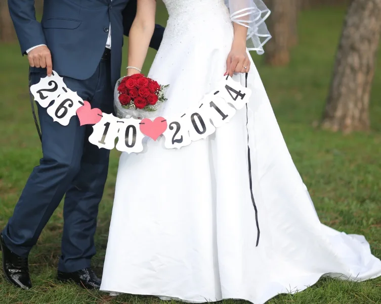 

1 Set Customized Date Banner Wedding Photobooth Props Sign save the date Hanging Garland Birthday Party Deco Supply