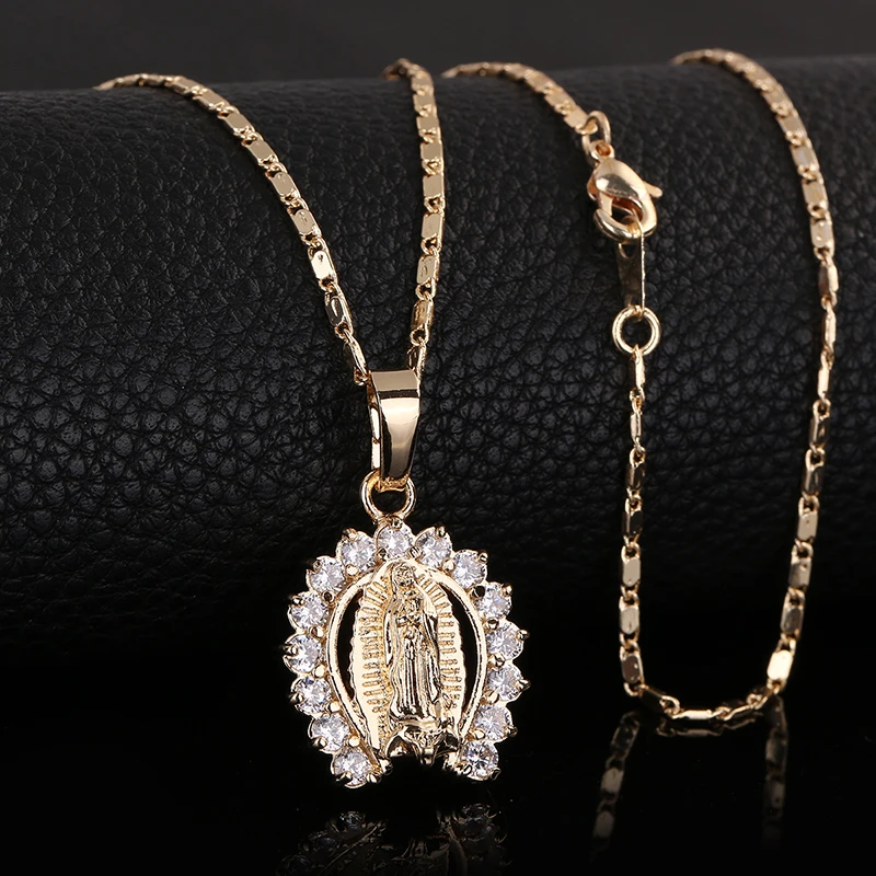 Necklaces (6)