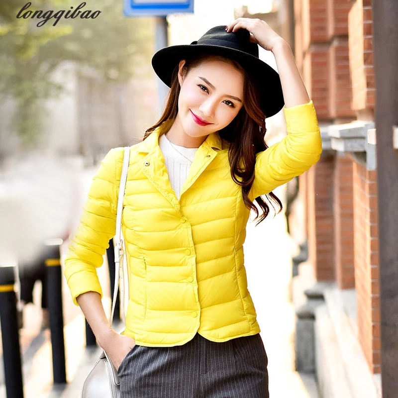 Женская осенне зимняя новая приталенная куртка короткая легсветильник