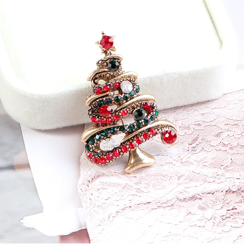 CINDY XIANG Fashion Rhinestone Christmas Tree Brooches for Women Vintage Elegant Suit Pins Coat Backpack Accessories Jewelry