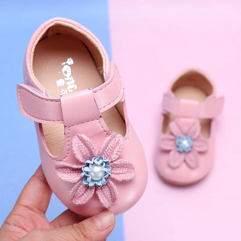 Кожаная обувь для маленьких девочек; тонкие туфли с Т-образным ремешком и цветочным узором для маленьких детей; обувь принцессы; детская обувь; MCH095