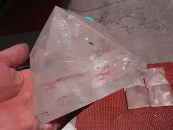 

1050g NATURAL TRANSPARENT QUARTZ CRYSTAL PYRAMID HEALING