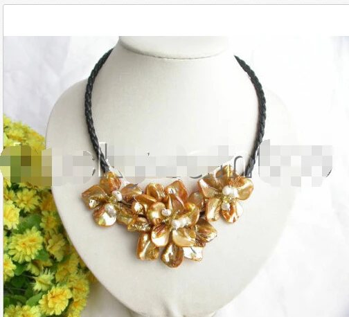 

FREE SHIPPING *****handmade Choker yellow shell flower pearls leather necklace e134