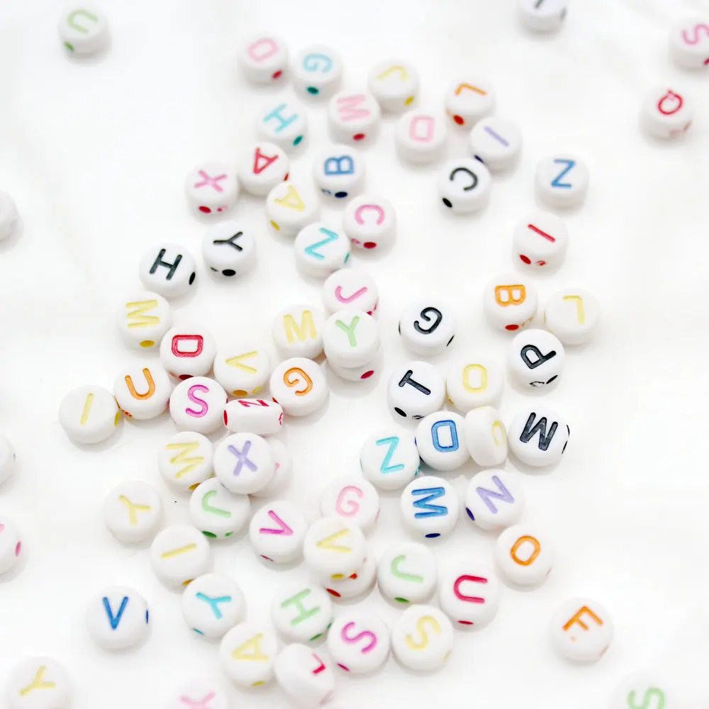 

1000pcs Alphabet Rainbow quality white Flat Round Acrylic Beads, Alphabet Beads, Letter loose letter bead 7mm
