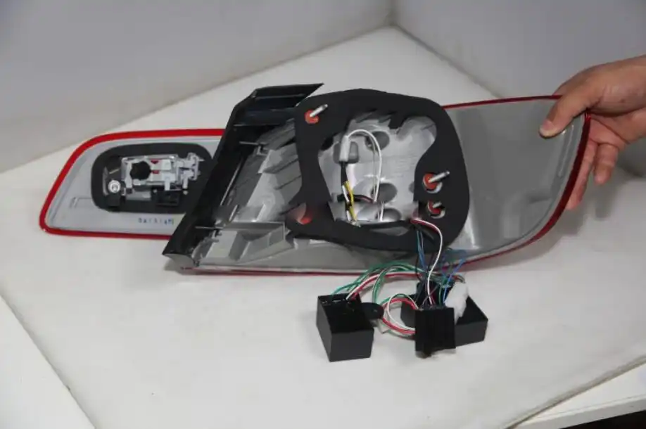 Video show One set 4PCS Car Styling for BMW E92 Taillights 20072011