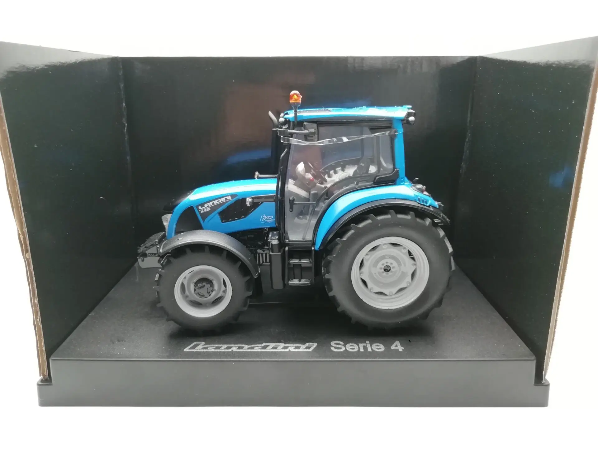 UH 4944 1:32 trakteur Landini 4,105 сельскохозяйственные тракторы сплав игрушечный автомобиль игрушки для детей литая под давлением модель подарок