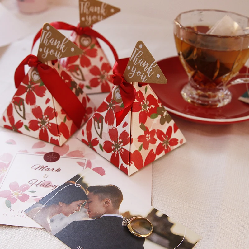 Multi-color Creative Sakura Triangular Pyramid Candy Box Wedding Favors and Gifts Box Party Supplies Paper Gift Chocolate Box (3)