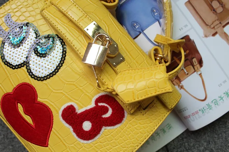 2137365760_1203011947