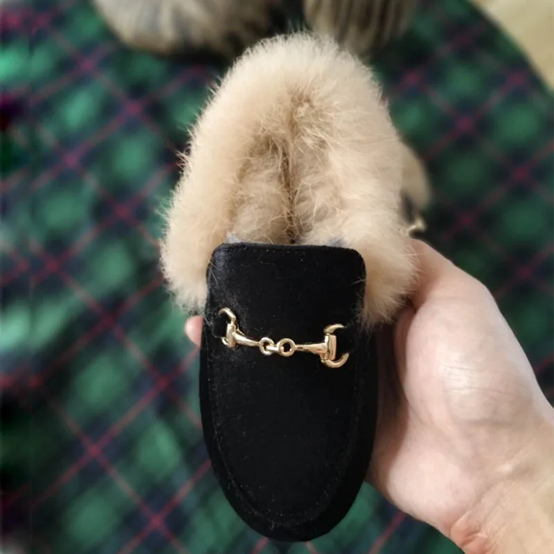 Najtaniej CMSOLO dziecięce buty zimowe ciepłe chłopięce czarne czerwone futro płaskie gumowe antypoślizgowe skórzane aksamitne (wybierz rozmiar w zależności od długości stopy)