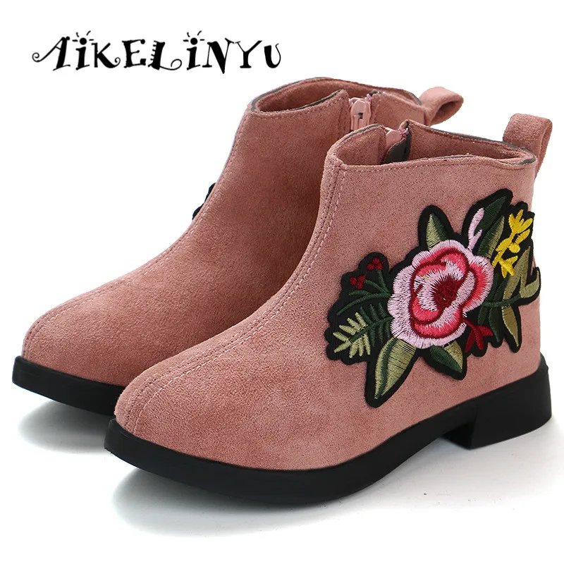 

Children Grace Short Boots 2019 Autumn Girl Pink Princess Martin Boots Girl Embroidered Shoes Kids Retro Single Ankle Boots Blac