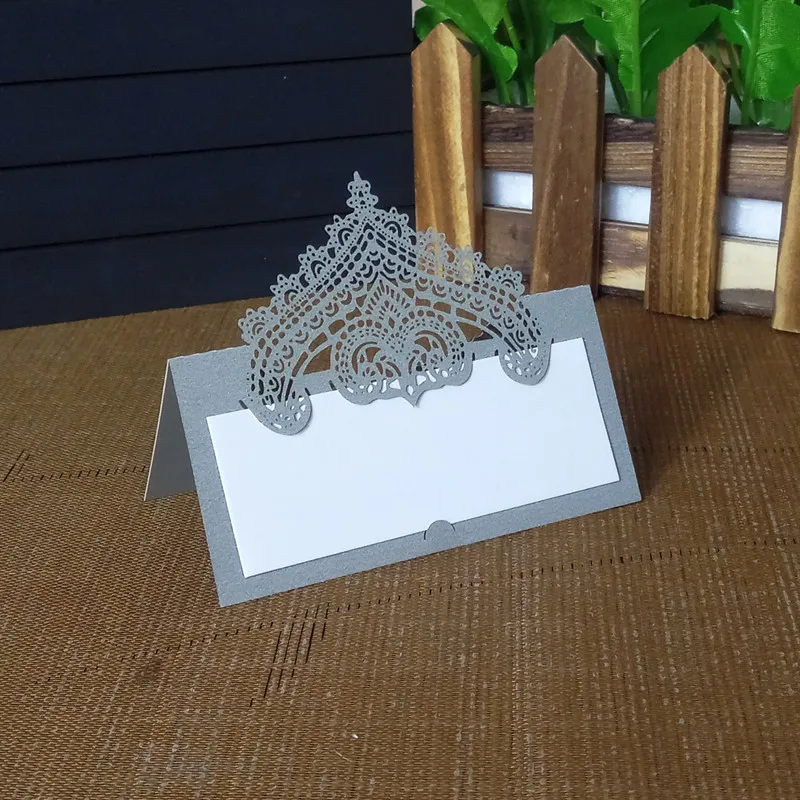 

100pcs Openwork Flowers Table Card Wedding Romantic Invitation Card Wedding Place Card Banquet Decoration Number Name Card 6ZZ49