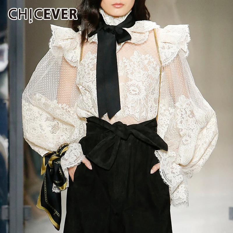 CHICEVER кружевная Лоскутная Сексуальная перспективная блузка женская Облегающая рубашка с рукавом-фонариком и бантом Топ Женская мода корейский осень