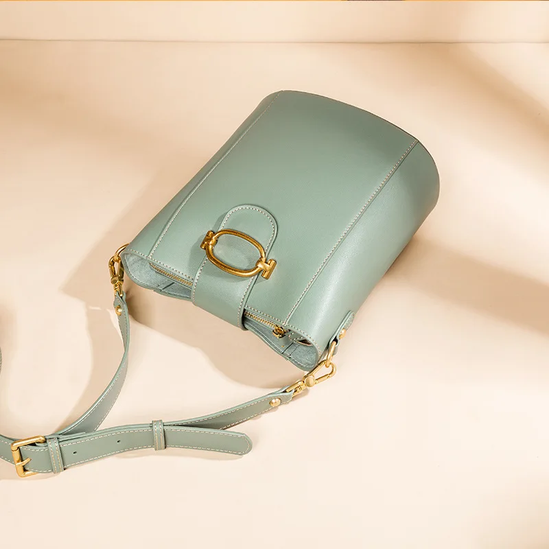 

Women Bucket Bag Genuine Leather Designer Large Thread Ladies Casual Tote Shoulder Bag Luxury Crossbody Bag travel Handbag