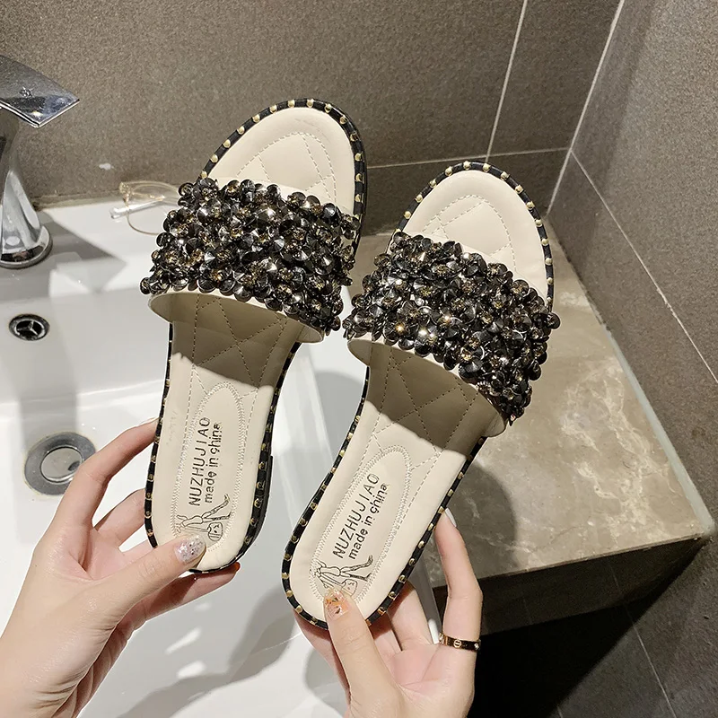 

New Beach Slippers Female Summer Fashion Outdoor Non-slip Comfort Flat Slides Shiny Rhinestone Beaded Sandals Sapato Feminino