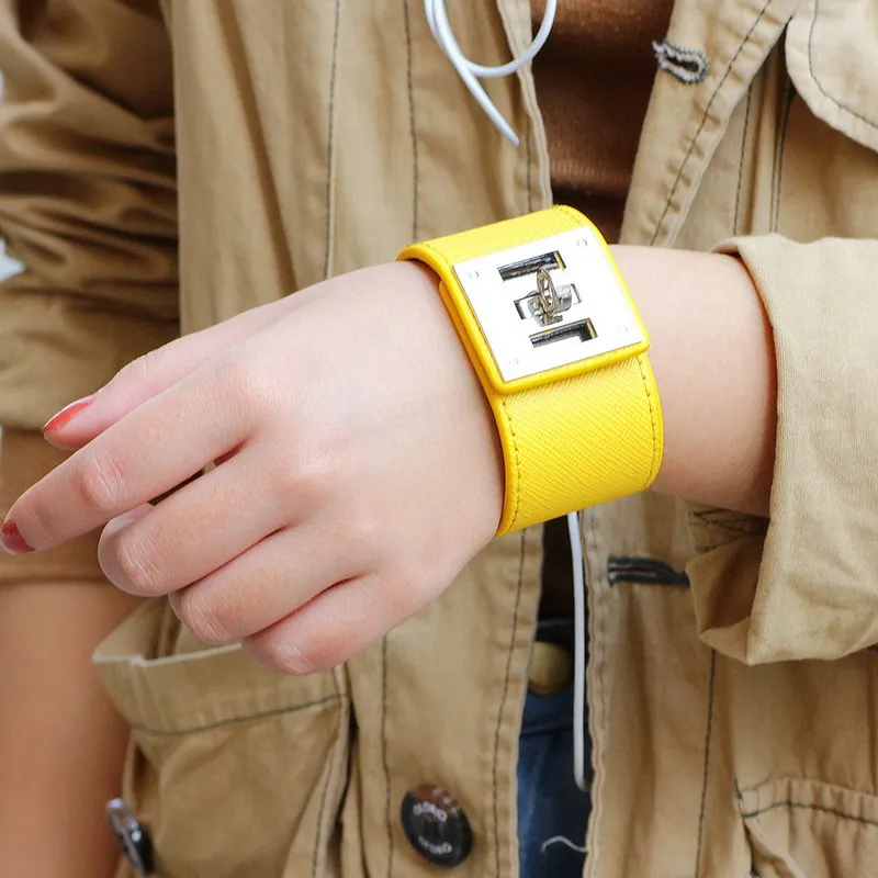 

New Fashion Retro Wide Authentic Leather Bracelet Charm Simple Adjustable Alloy Metal Toggle Bangle Unisex Jewelry Bijoux Amulet