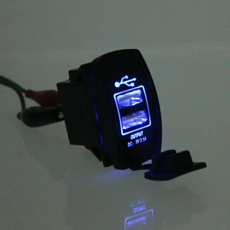 Автомобильное зарядное устройство Bolaxin с цифровым дисплеем двумя usb портами