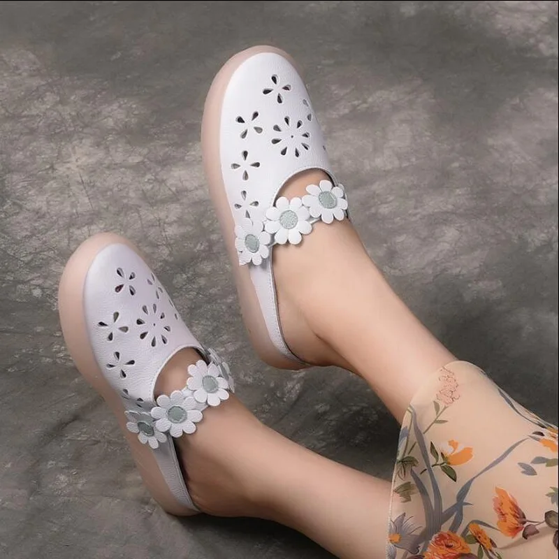 

RUSHIMAN 2019 Summer Slippers Genuine Leather Sandals Cut Out Handmade Flower Flat Shoes Comfortable Slippers Clogs Shoes Woman