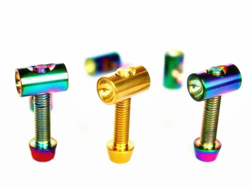Титановый болт с цилиндрической гайкой для велосипеда m5x25 мм Ti/Golden/Rainbow GR5 |