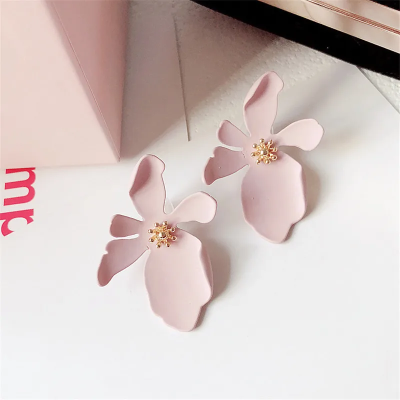 MENGJIQIAO-2018-New-Korean-Exaggerate-Big-Flower-Stud-Earrings-For-Women-Summer-Fashion-Accessories-Elegant-Boucle (2)