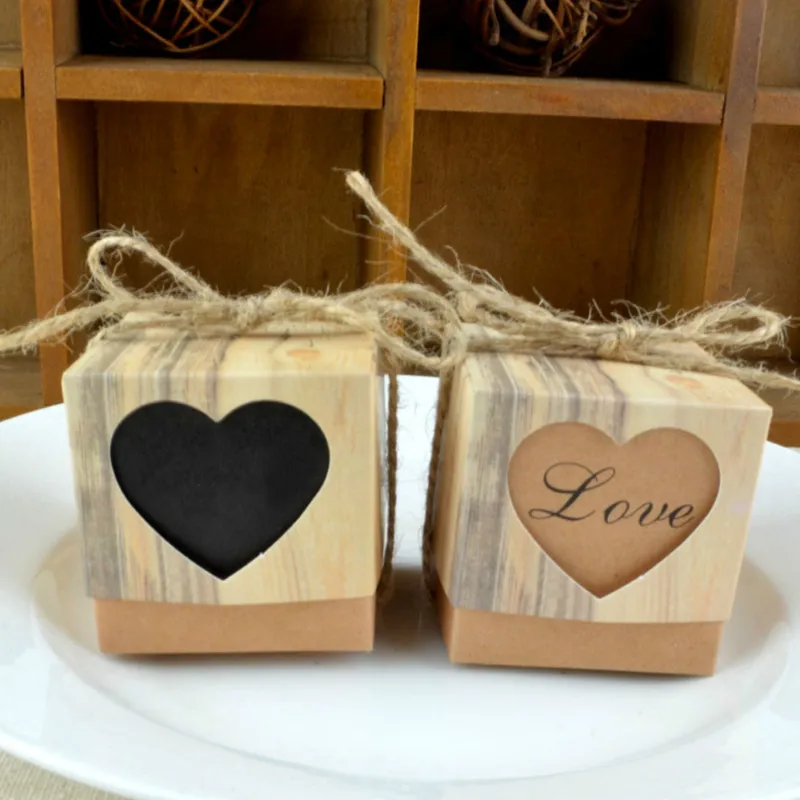 

50pcs Love Christmas Candy Box Romantic Heart Kraft Gift Bag with Burlap Twine Chic Wedding Favors Gift Box Supplies 5x5x5cm