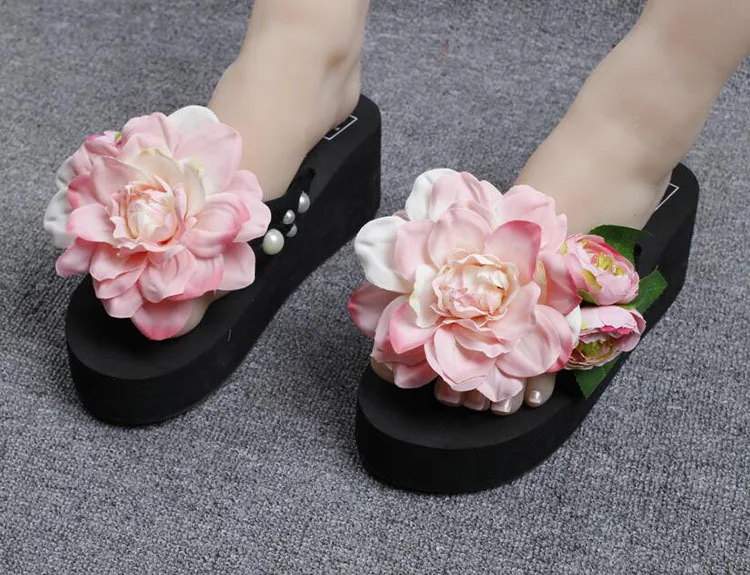 2019 New Summer Anti-skid Hand Flowers Beach Slippers Womens Most Comfortable Wedge Flip Flop Shoes Cheap54