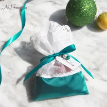 50 шт./партия пользовательское имя Оптом Уникальные изумрудно-зеленый атласное кружевное платье на день рождения, подарочные пакеты для вечеринки Свадебная конфетная сумка для конфет для гостей