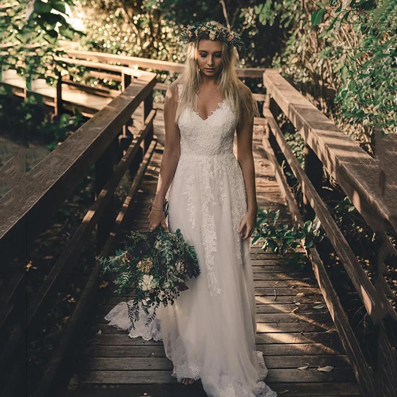 

Princess Boho Beach Wedding Dress A Line Tulle Lace Appliques V Neck Backless White/Ivory Bride Dress vestido de noiva 2019