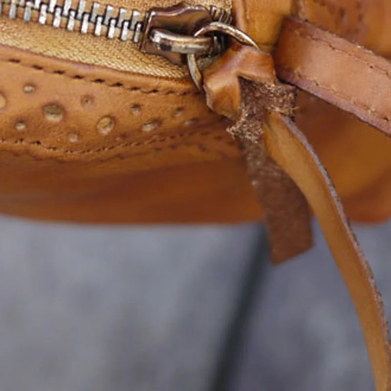 AETOO Ms. Hand-shoulder Shoulder Women Leather Messenger Bag Small Retro Color To do The old Sen Series Shell