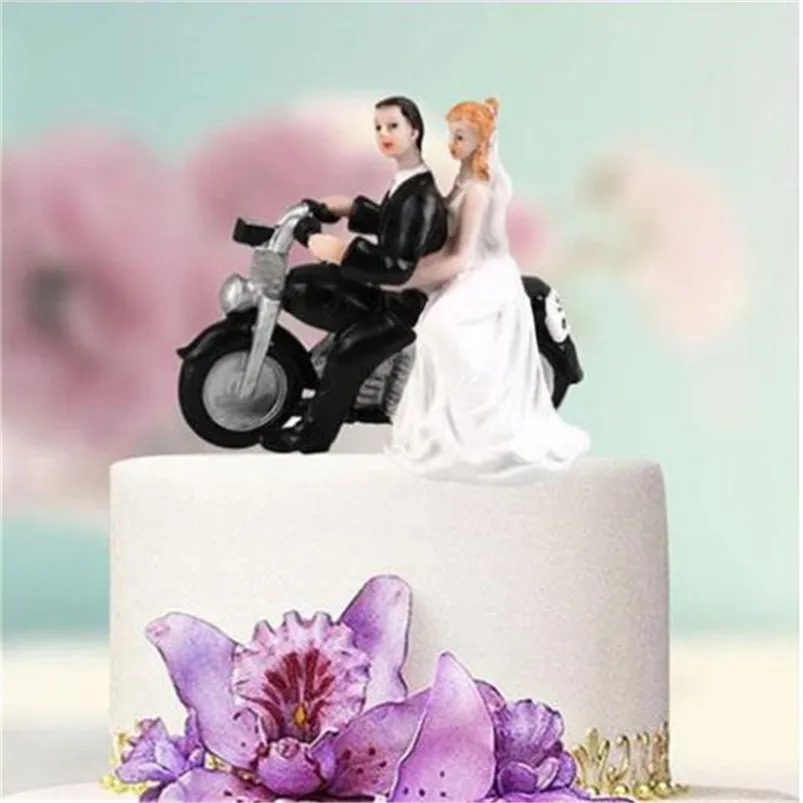 Funny Wedding Couple Cake Decoration Figurines Resin Home Decoration Ornaments Wedding Supplies Decoration Maison 40JY2802_