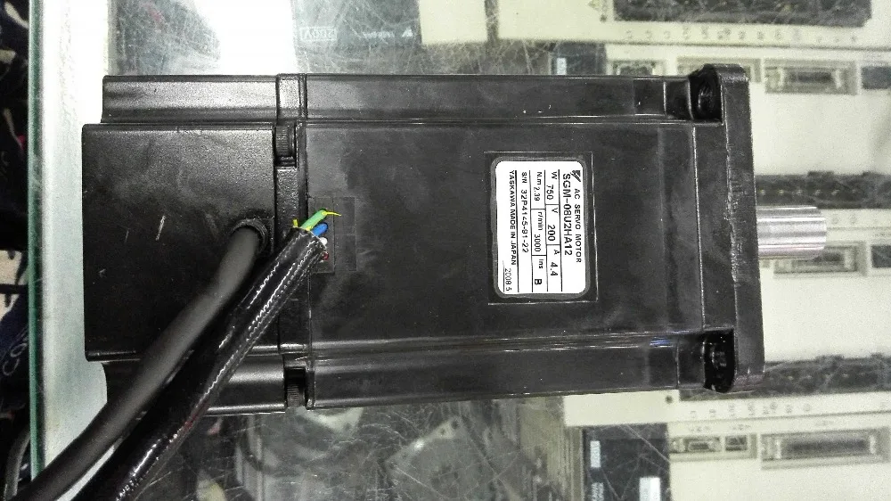 Servo motor SGM-08U2HA12 Used one 90% appearance new 3 months warranty fastly shipping | Обустройство дома