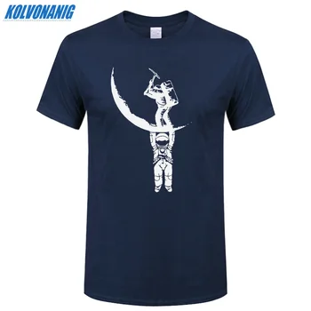 

2019 Summer Cosmonaut Excavate On The Moon Funny Printed T Shirt Men Cotton O-Neck Casual Cartoon Male Oversized T-Shirts Top