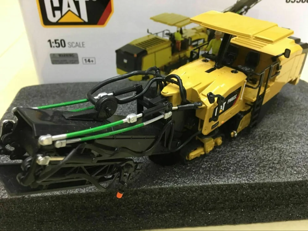 Гусеница Cat PM822 холодная строгальная установка 1:50 бренд Diecast Masters DM85588 новинка в